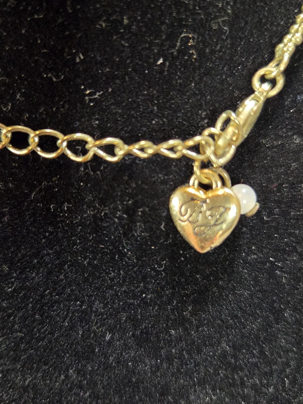 Betsey Johnson Gold Tone AB Rhinestone Web Mesh Collar Necklace Heart Tag Pearl